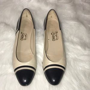 Salvatore Ferragamo Boutique Women’s Leather flat